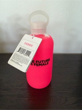 bkr Debbie Future is Female Little 500ml